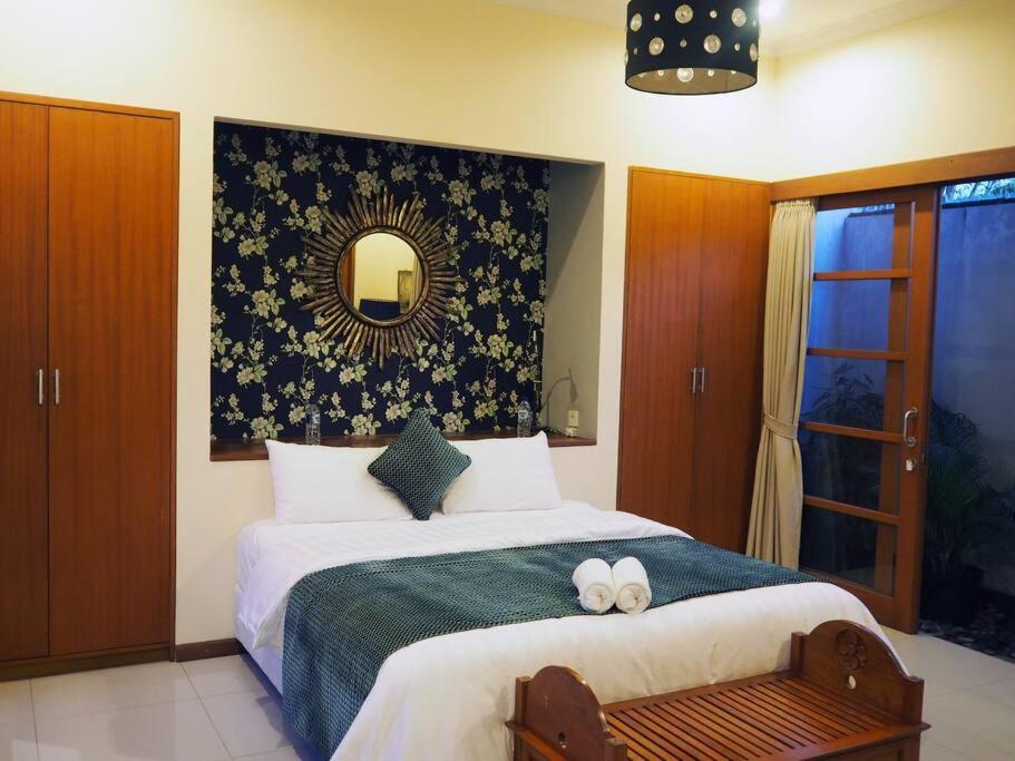 Sonti Villa Seminyak Exterior foto
